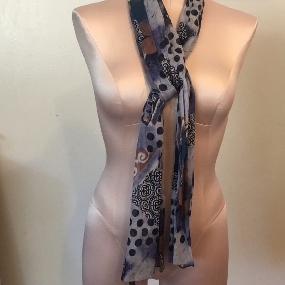 Oscar DeLa Renta Women’s Scarf NWOT 63”x 15” Luxurious Beauty for the defining. - Picture 2 of 8